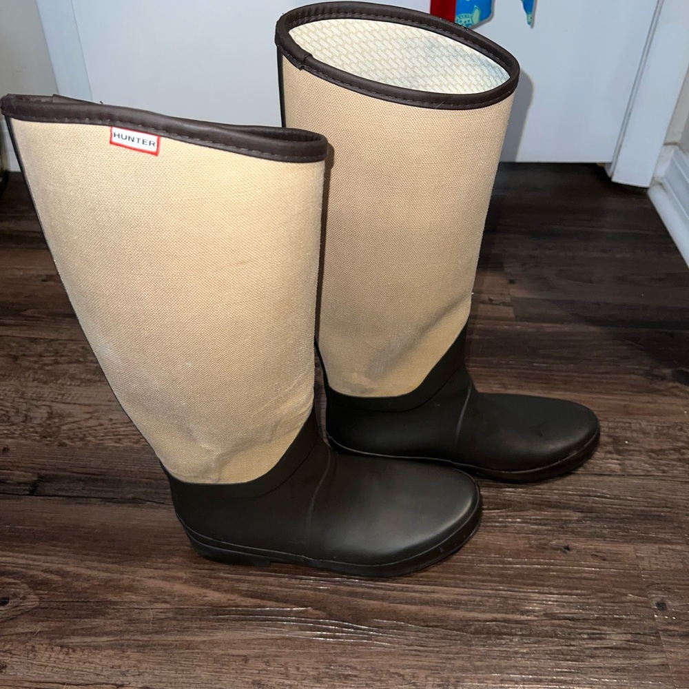 Hunter canvas boots rare size 9